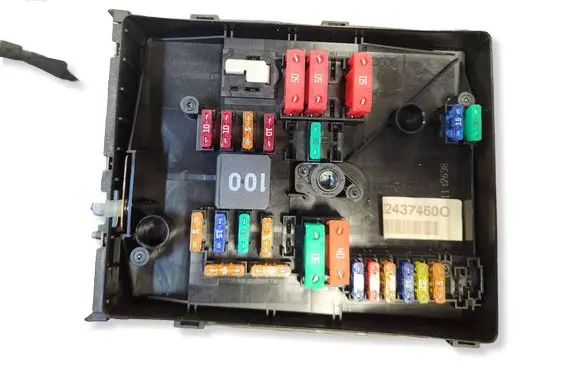 Volkswagen Eos Fuse box set 01718130 009174S17A0 024374600