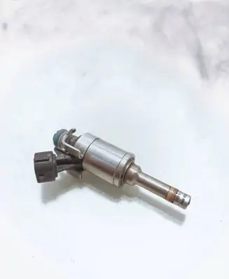 Nissan Juke I F15 Fuel injectors set 0261500092