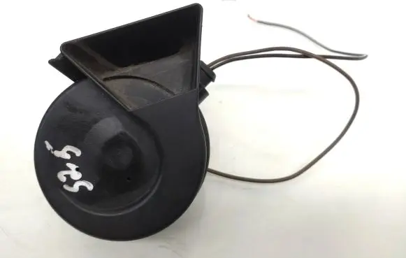 Audi A4 S4 B7 8E 8H Horn signal 8E0951223a
