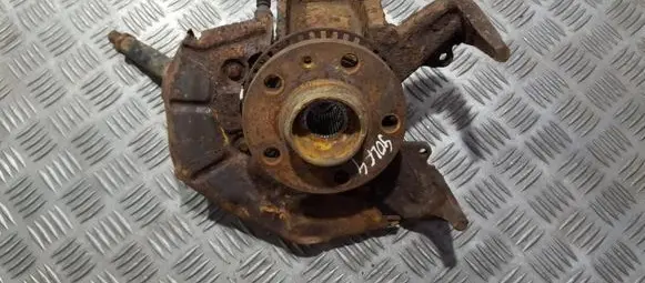 Volkswagen Golf IV Front wheel hub