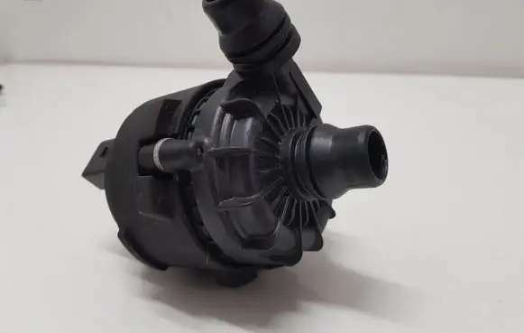 BMW i4 Electric auxiliary coolant/water pump 945503406