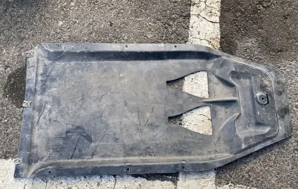 BMW 5 F10 F11 Front bumper skid plate/under tray 7905274