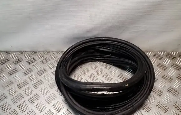 Audi A6 S6 C4 4A Trunk rubber seal (body)