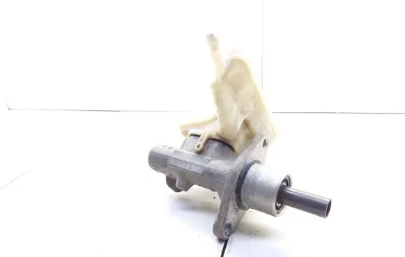Volkswagen Golf III Master brake cylinder 03350882762
