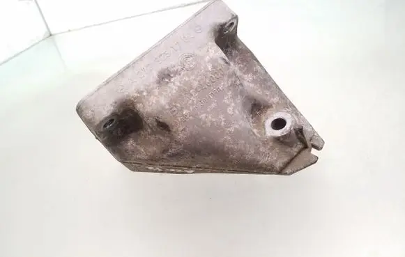 Mercedes-Benz SLK R171 Engine mounting bracket A2722231704
