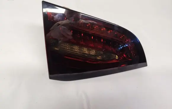 Tailgate rear/tail lights
