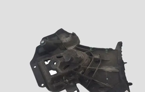 Volvo V40 Rear bumper mounting bracket 31395104