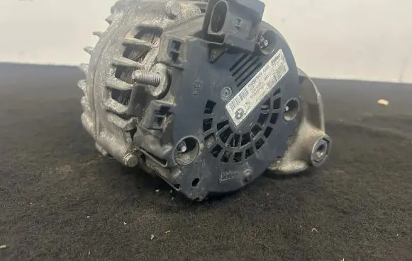 BMW 5 F10 F11 Generator/alternator 8507624 FG18S052 411021240