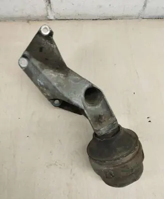 Audi A4 S4 B5 8D Engine mounting bracket 8D0199307F