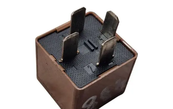 Jaguar XK8 - XKR Other relay LJA6703AA V23136B1X21