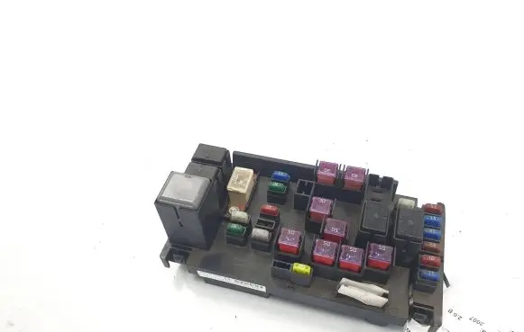 Subaru Impreza II Relay mounting block 82241FG010