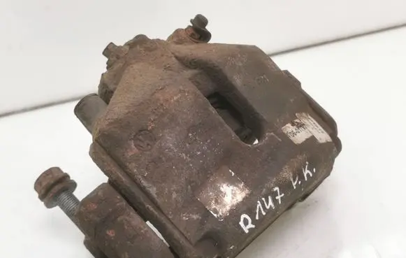 Volkswagen PASSAT B6 Front brake caliper