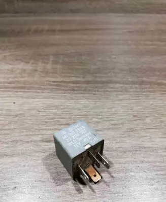 Volkswagen PASSAT B5 Other relay 141951253b 22200007 53Silver