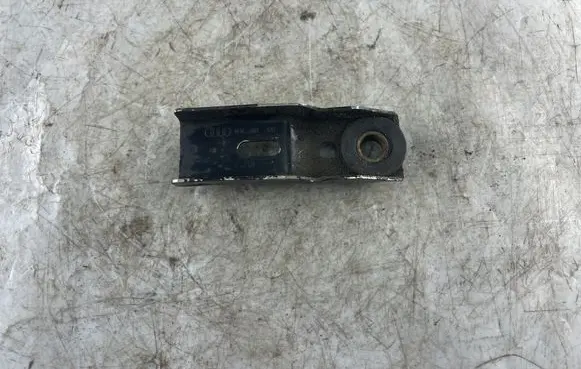 Audi A8 S8 D3 4E Fuel tank mounting bracket 4E0201691