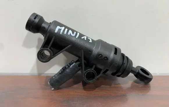 Mini Cooper Countryman F60 Clutch master cylinder 13670610