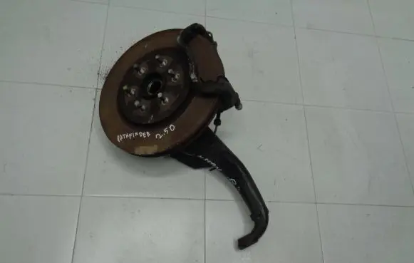 Nissan Pathfinder R51 Front wheel hub spindle knuckle