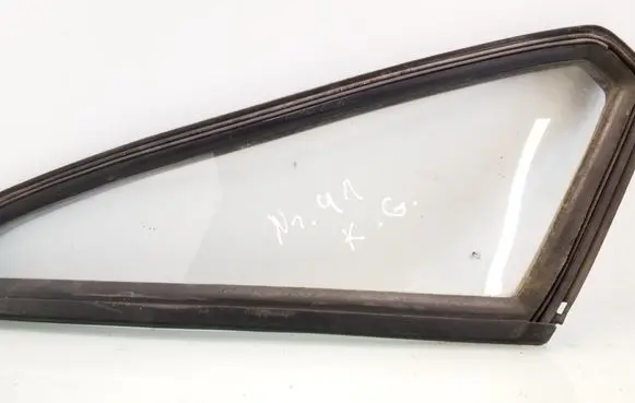 Audi 80 90 B2 Rear vent window glass 