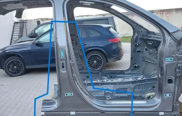 Mercedes-Benz GLA H247 Pillar (middle) 
