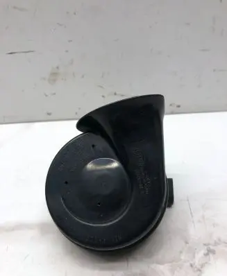 Volkswagen Golf V Horn signal E1000209