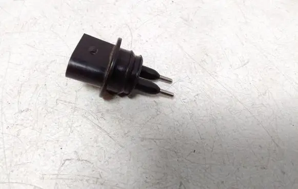 Audi A6 S6 C6 4F Windshield washer fluid level sensor 7M0919376