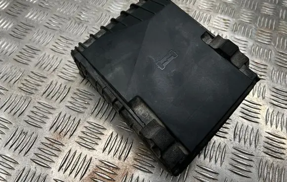 Skoda Superb B6 (3T) Fuse module 1K0937125D