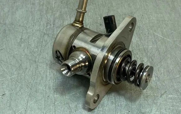 Opel Grandland X Fuel injection high pressure pump 9812133780 28446039