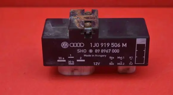 Volkswagen Cross Polo Relay mounting block 1J0919506M