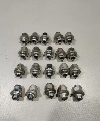 Toyota Avensis T270 Nuts/bolts 