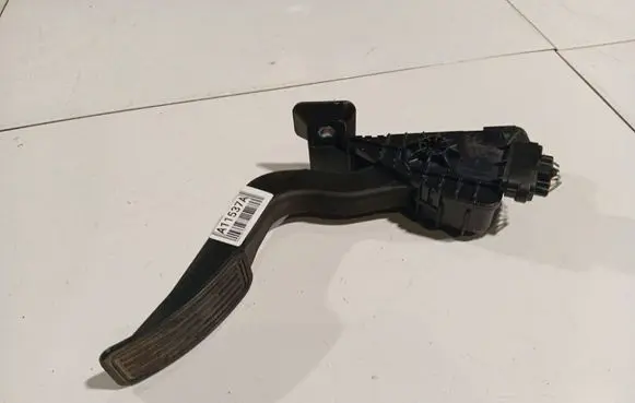 Mazda 3 II Accelerator throttle pedal CC3041600