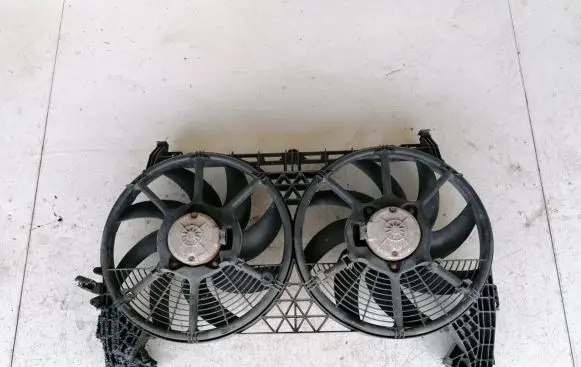 Renault Espace III Radiator cooling fan shroud 812400200