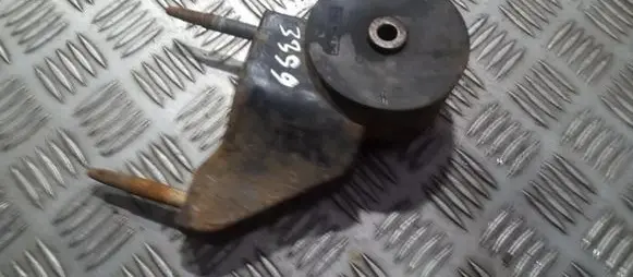 Suzuki Alto Engine mount bracket