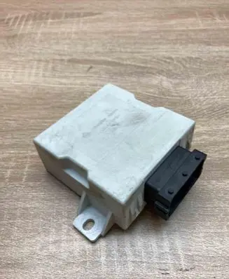 Toyota Avensis T250 Window wiper relay 150696