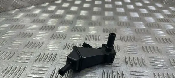 Toyota Avensis T270 other engine part 
