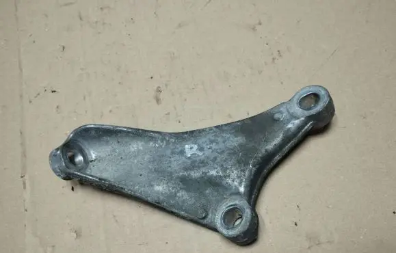 Honda Civic Engine mounting bracket 086037