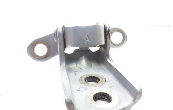Nissan Primera Front door upper hinge