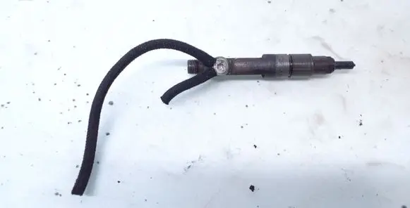 Audi A6 S6 C4 4A Fuel injector 046130201E