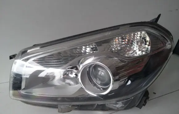 Nissan Qashqai Headlight/headlamp 5DV00961000