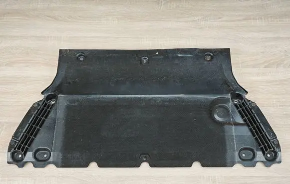 Audi A4 S4 B9 Engine splash shield/under tray 8W0863821B