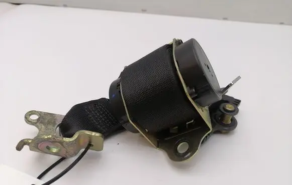 Mercedes-Benz CLK A208 C208 Rear seatbelt 2088600385 566171300 6624721