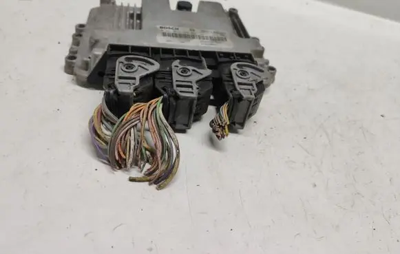 Renault Scenic II - Grand scenic II Engine control unit/module 0281012769