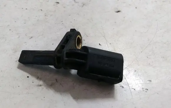 Volkswagen PASSAT B6 ABS brake wheel speed sensor 7H0927804
