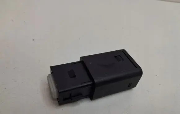 Peugeot Partner III Cigarette lighter front 98217039DX