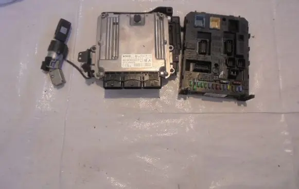 Engine ECU kit and lock set