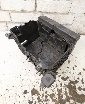 Battery box tray