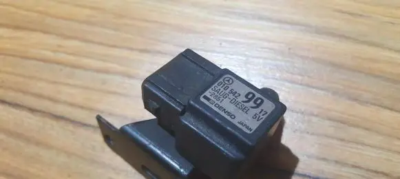 Mercedes-Benz C W202 Air pressure sensor 0105429917