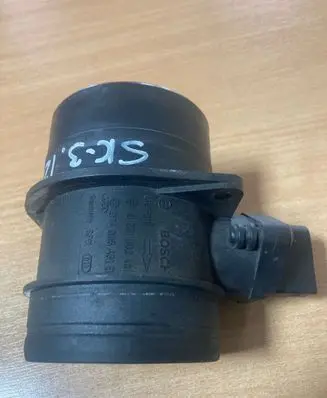 Skoda Octavia Mk2 (1Z) Mass air flow meter 0281002461 074906461B