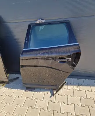 KIA Sportage Rear door