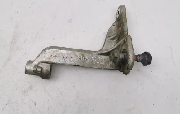 Nissan Juke II F16 Engine mounting bracket