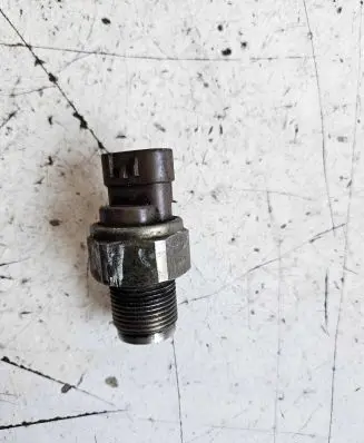 Fuel pressure sensor