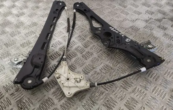 Mercedes-Benz E W211 Front door electric window regulator A2117200146